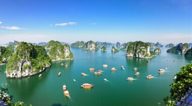 Vue panoramique de la baie d'Halong au Vietnam